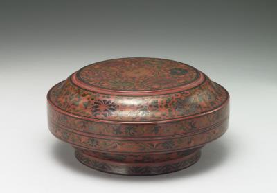 图片[2]-Round box with lotus-scroll décor  Filled-in lacquerware  Ch’ing dynasty, 18th-19th century-China Archive